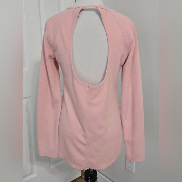 Z By Zella Light Pink Top With Cutout Back Size Small - Picture 3 of 3